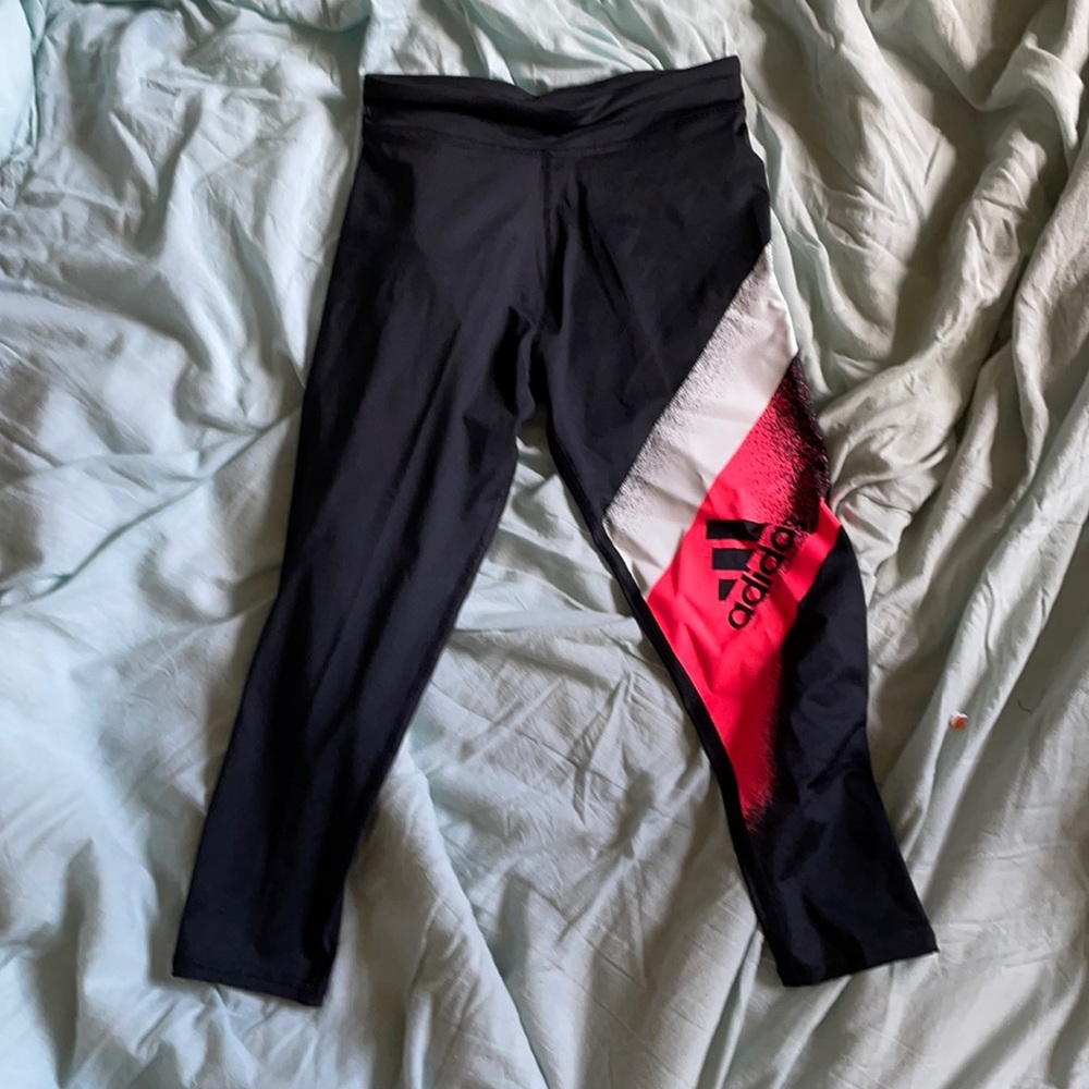 This never worn set is perfect for back to school!